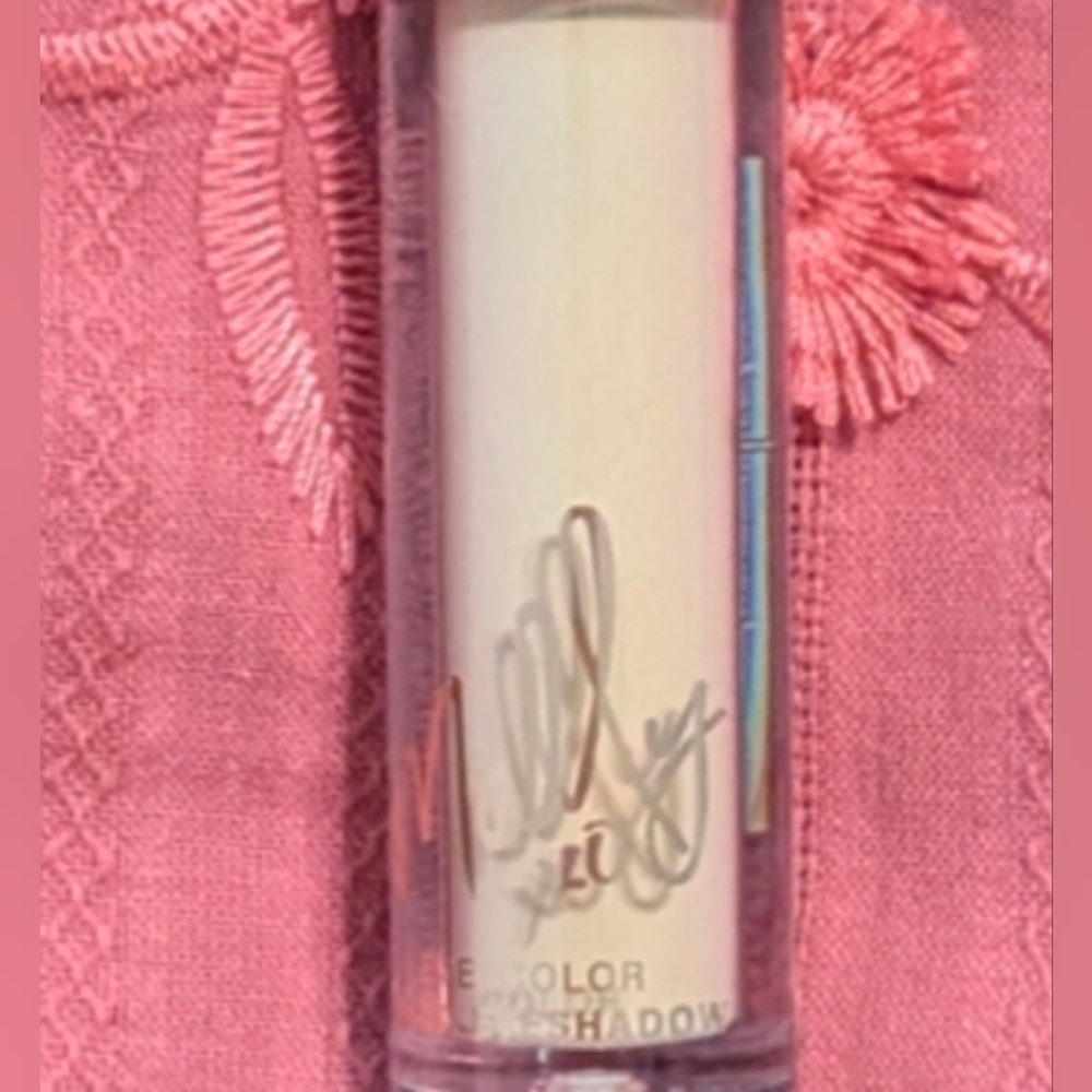 Almond Matte Liquid Eyeshadow Mally Beauty - New Without Box
